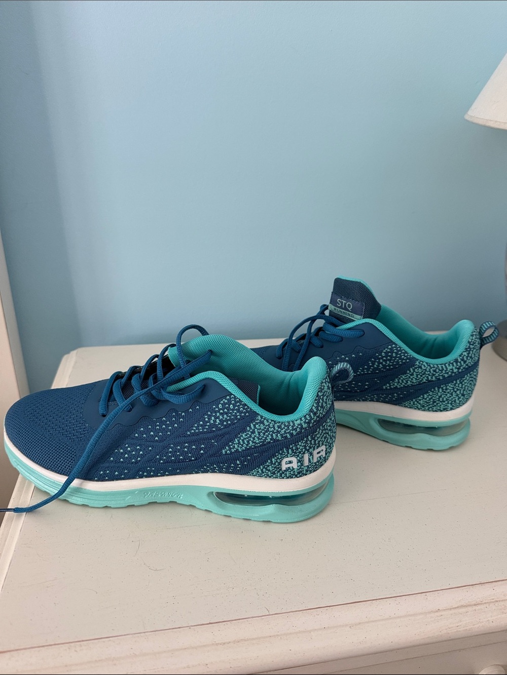 STQ Running shoes size 9.5 NWOT